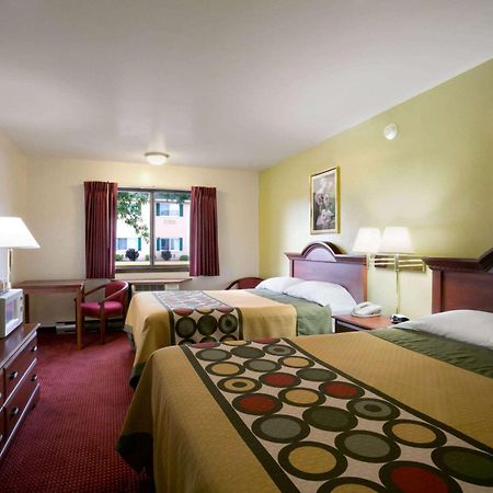 Super 8 By Wyndham Eau Claire Wi Hotel Kültér fotó