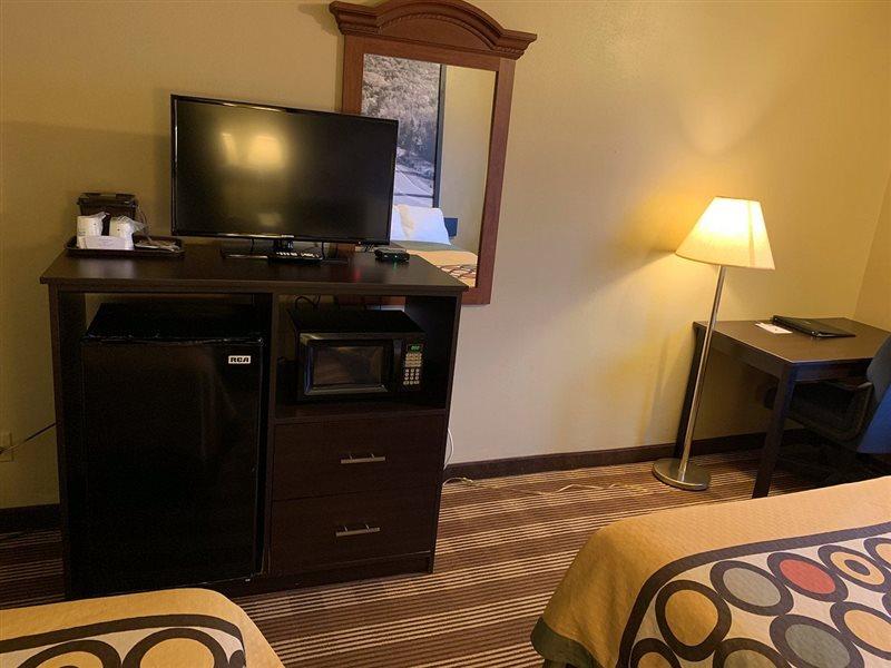 Super 8 By Wyndham Eau Claire Wi Hotel Kültér fotó