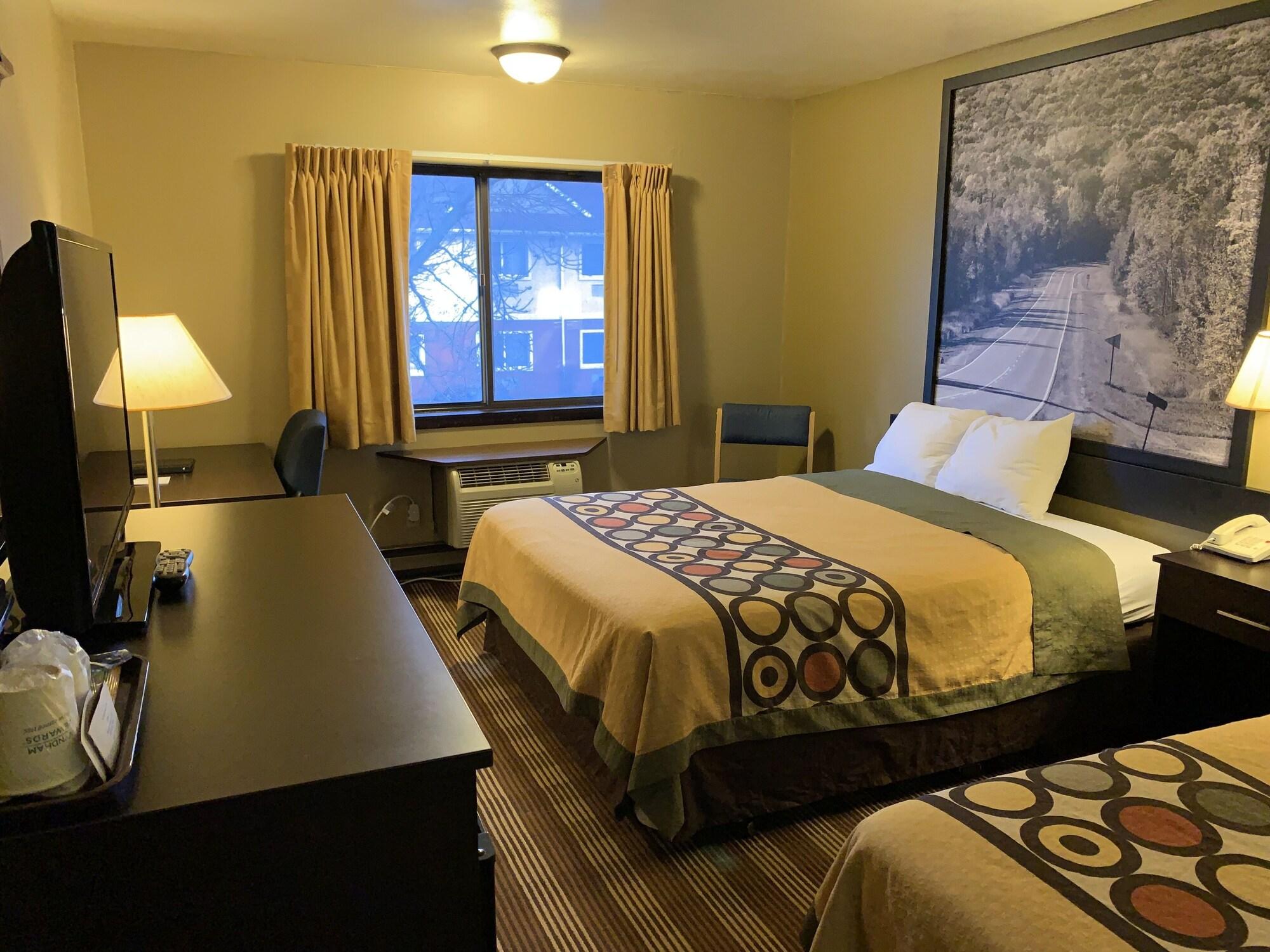 Super 8 By Wyndham Eau Claire Wi Hotel Kültér fotó