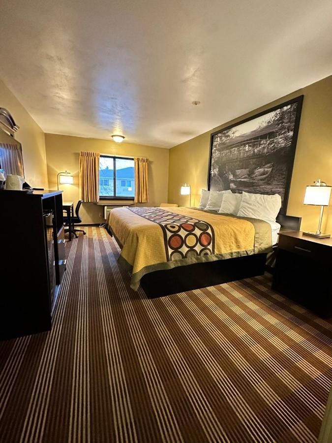 Super 8 By Wyndham Eau Claire Wi Hotel Kültér fotó
