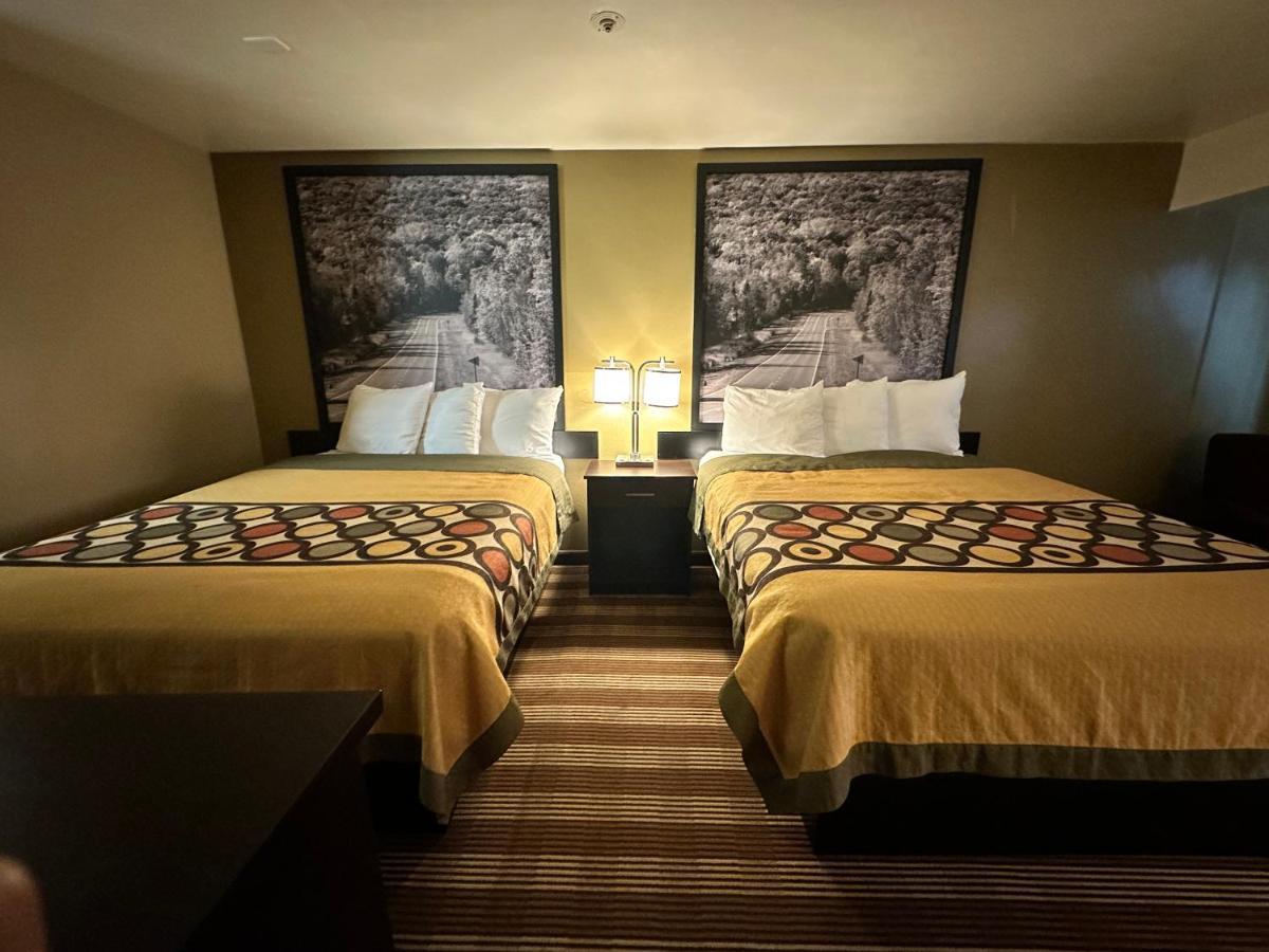 Super 8 By Wyndham Eau Claire Wi Hotel Kültér fotó