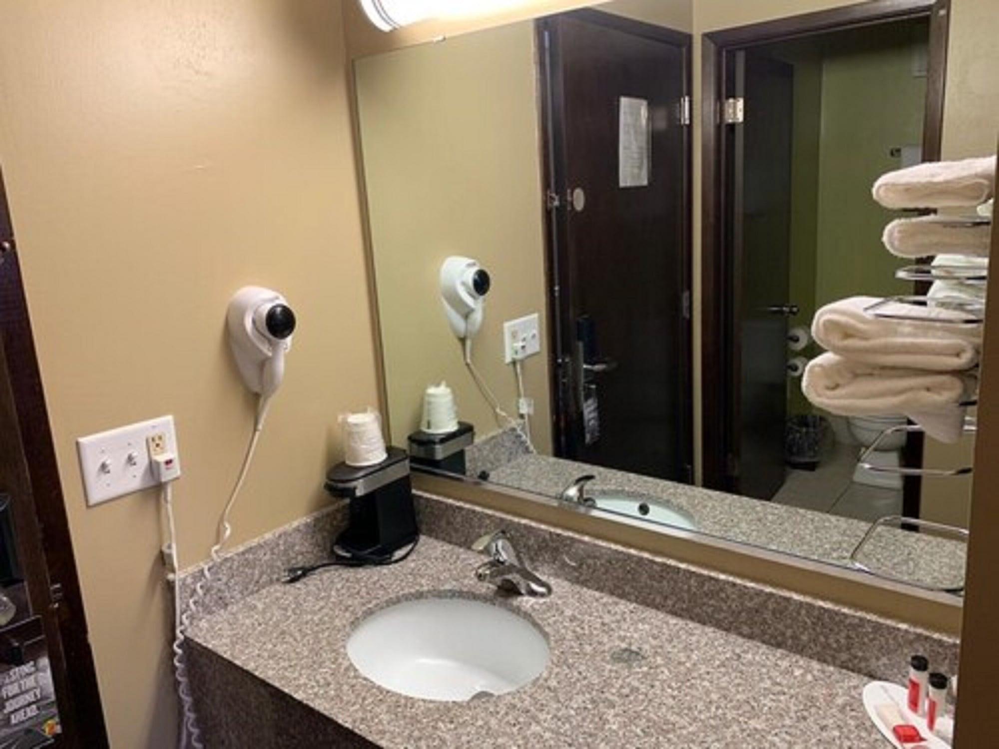 Super 8 By Wyndham Eau Claire Wi Hotel Kültér fotó