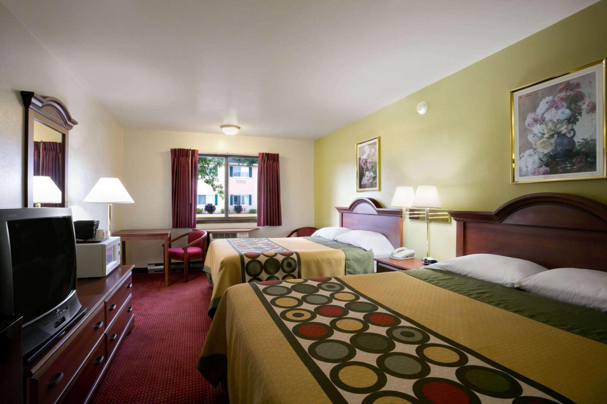 Super 8 By Wyndham Eau Claire Wi Hotel Kültér fotó