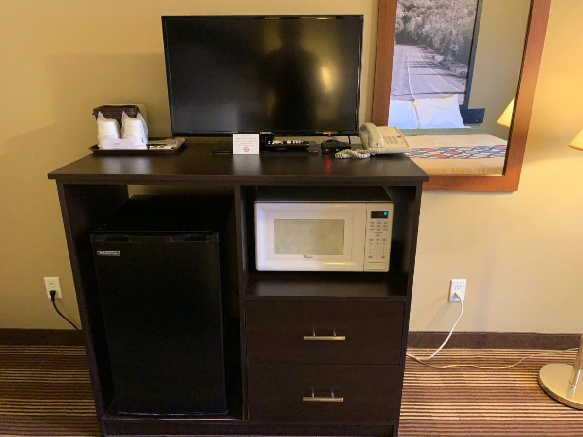 Super 8 By Wyndham Eau Claire Wi Hotel Kültér fotó